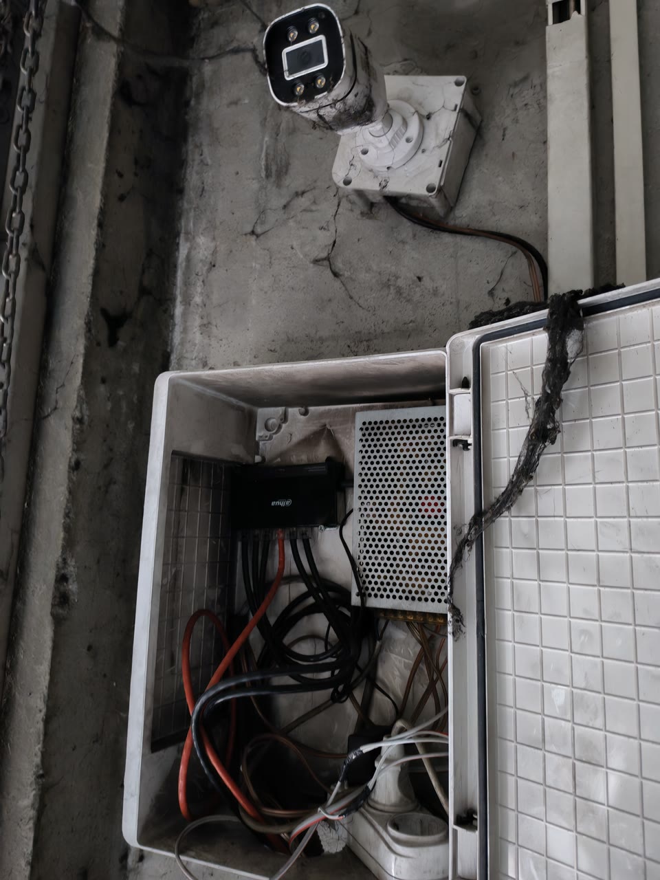 Öncesi - Türkaylar Tekstil — Fiber Altyapı, Network ve 54 Kameralı Güvenlik Sistemi