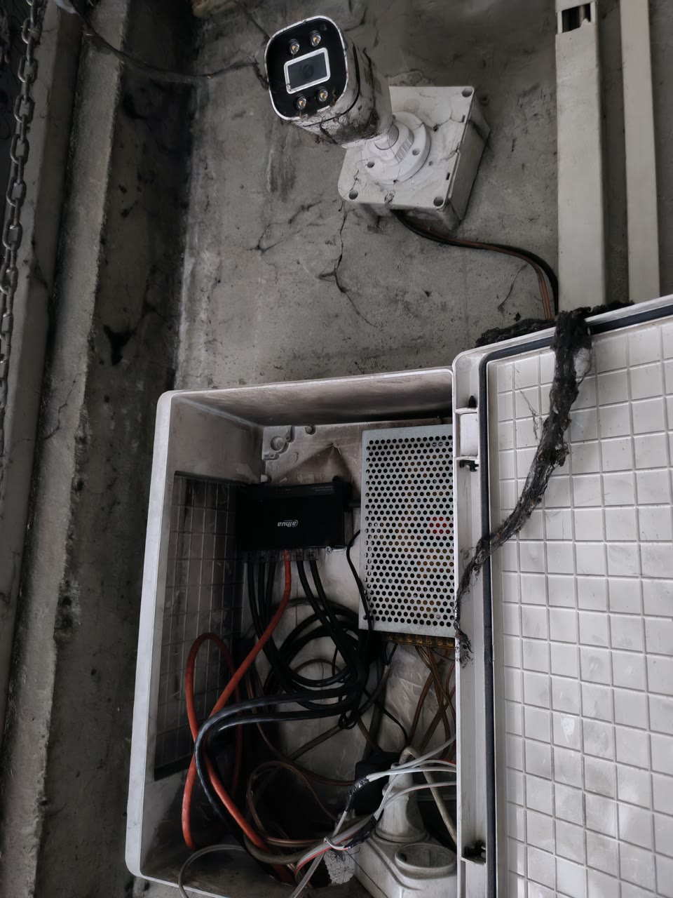Öncesi - Türkaylar Tekstil — Fiber Altyapı, Network ve 54 Kameralı Güvenlik Sistemi